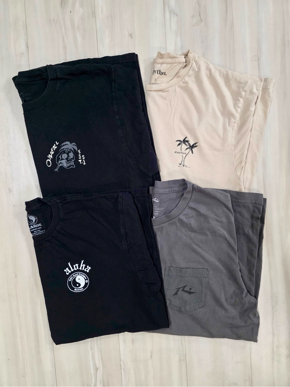 Bundle of 4 vintage surf tees men’s size L
